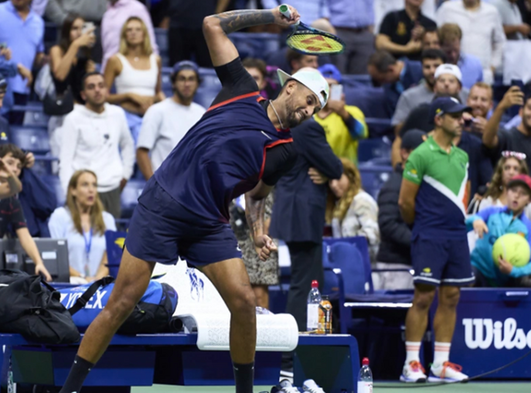 包含世界网球队爆冷美国网球队，克耶高斯关键制胜的词条