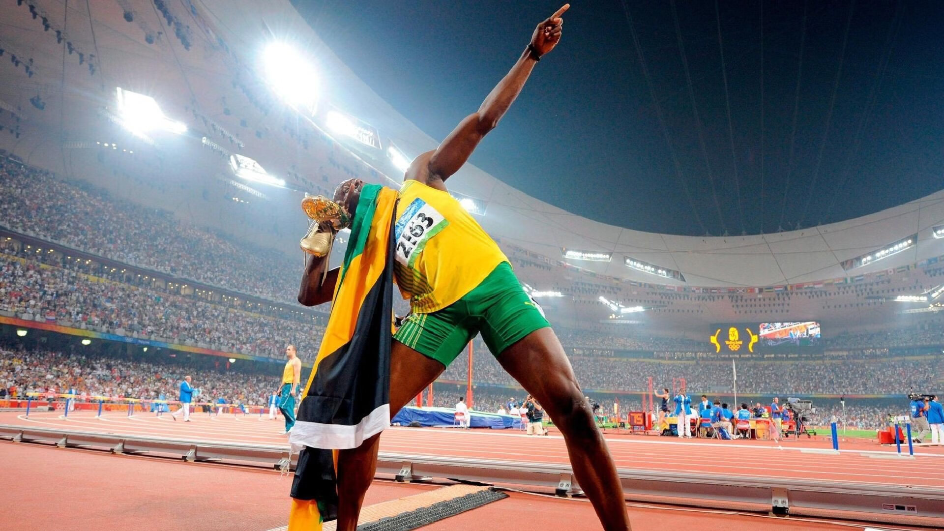 绿茵烽火映天山,浙江队欧冠式战术完胜新疆,定义中国足球新焦点