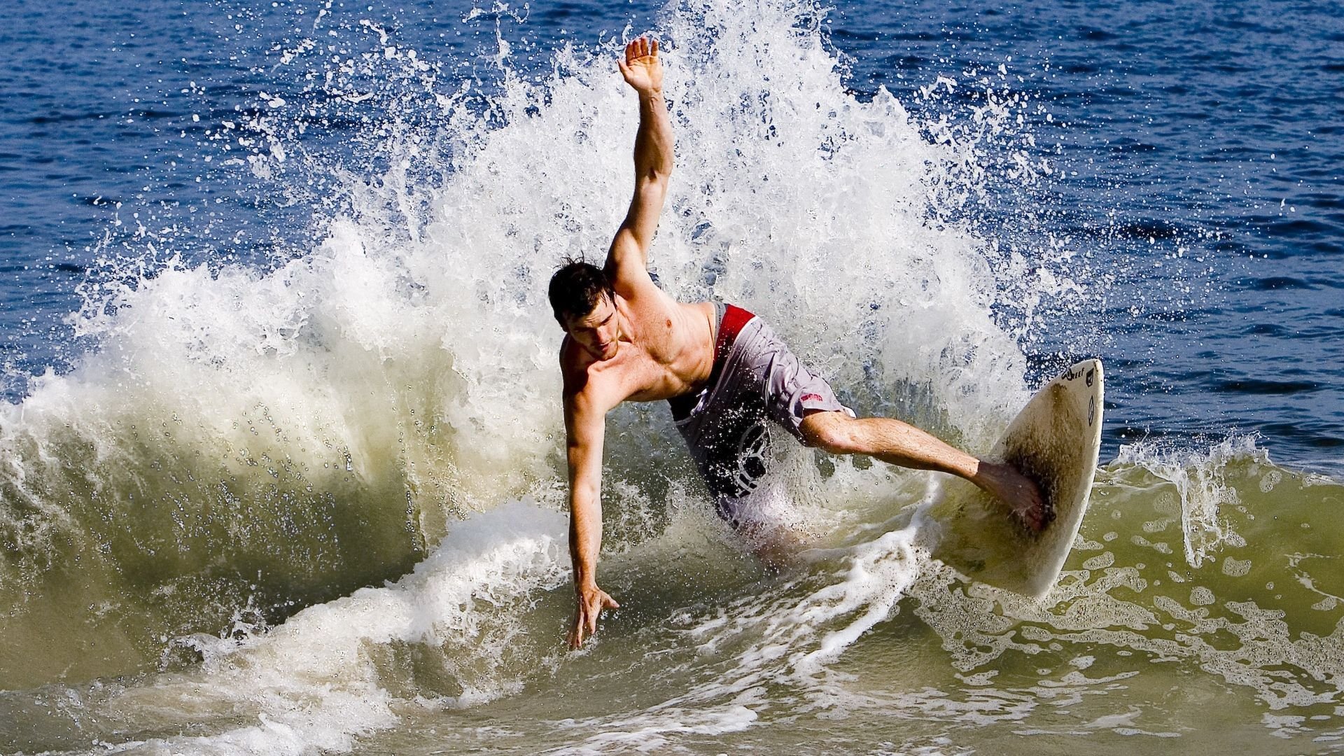 从森林狼的绝杀到班凯罗的世界杯接管，跨越赛场的英雄时刻
